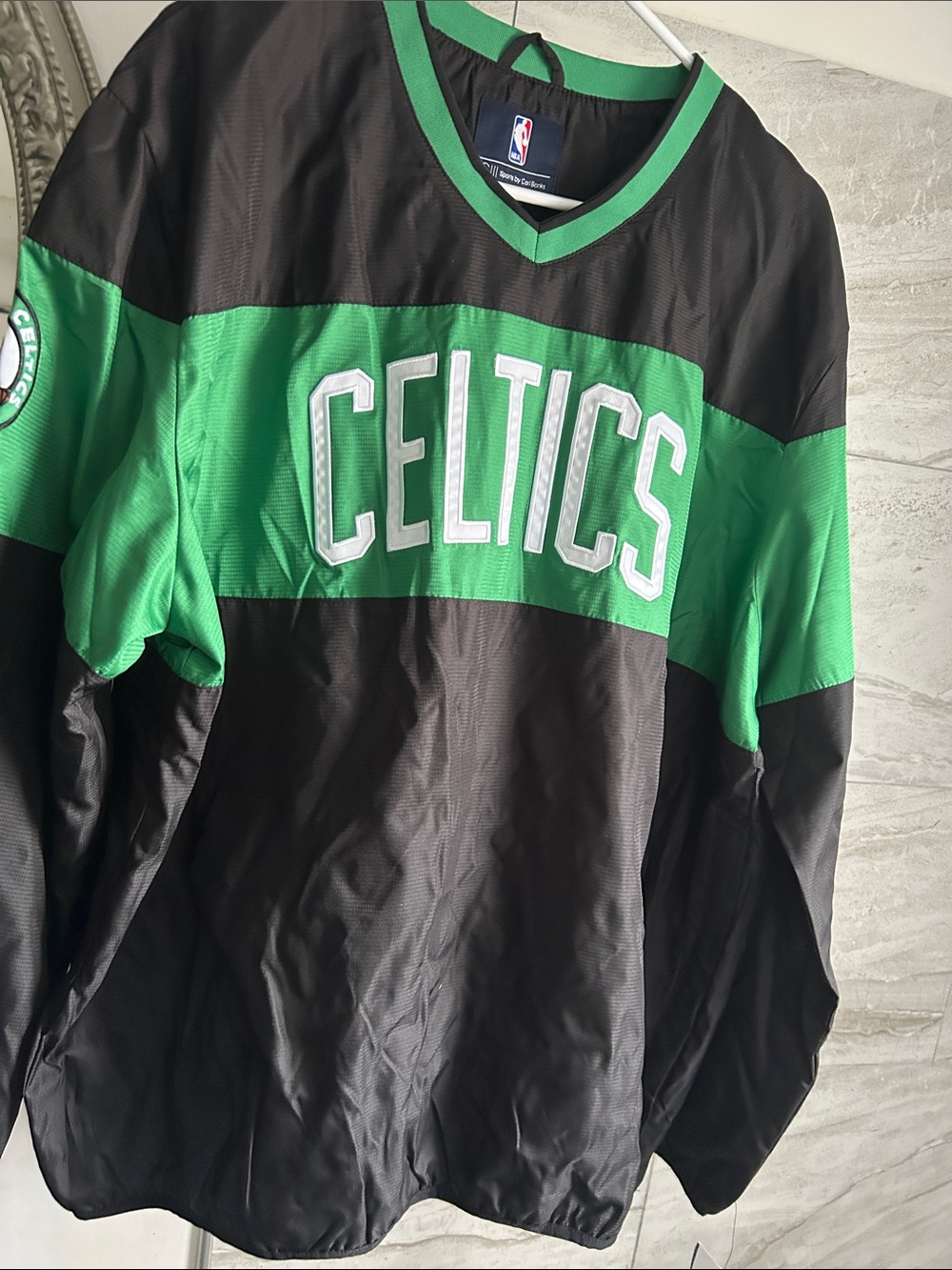 NBA Celtics Black and Green V‑Neck Pullover